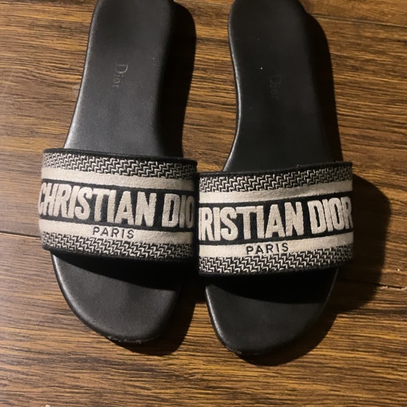 Christian Dior slides - Picture 1 of 4
